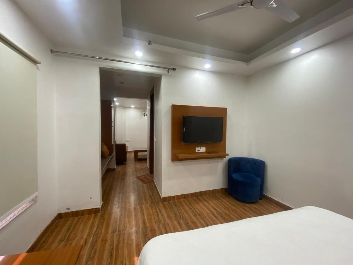 Hotel Red Coral - Netaji Subhash Place, Pitampura New Delhi